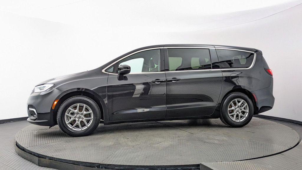 Chrysler Pacifica 2023