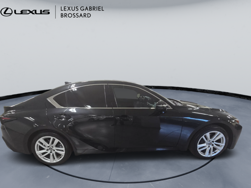 Lexus IS 2024