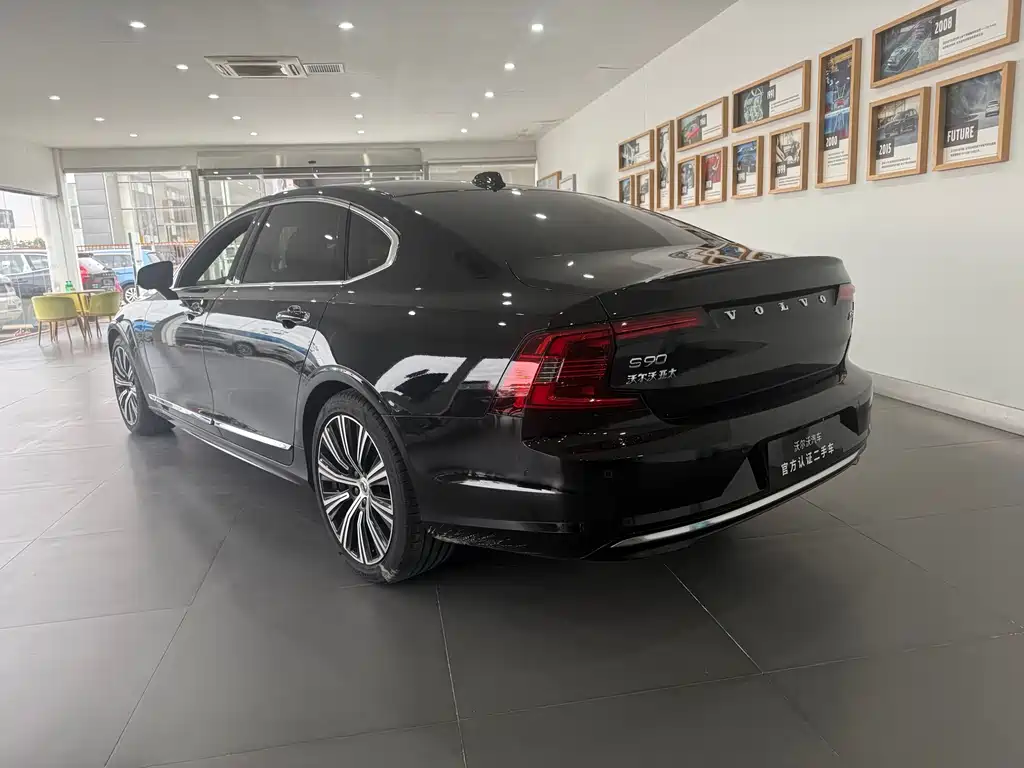 Volvo S90 2022