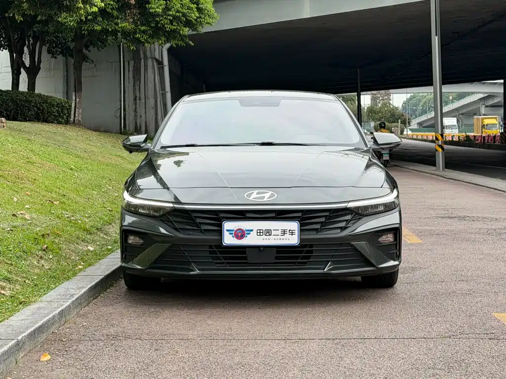 Hyundai Elantra 2024