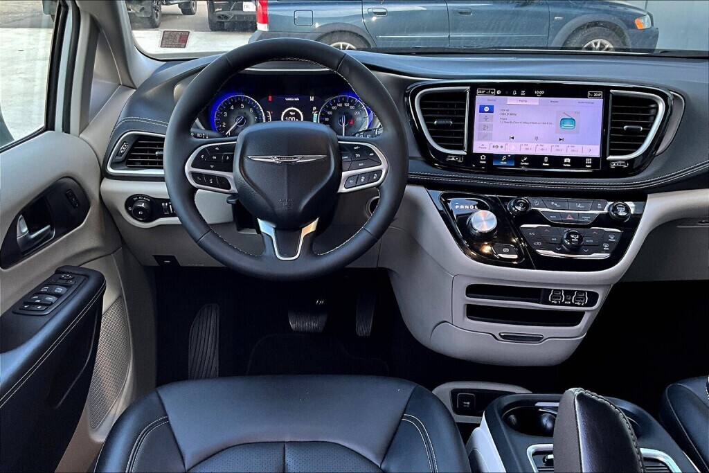 Chrysler Pacifica 2024