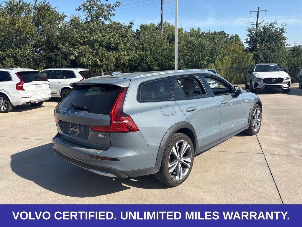Volvo V60 Cross Country 2024