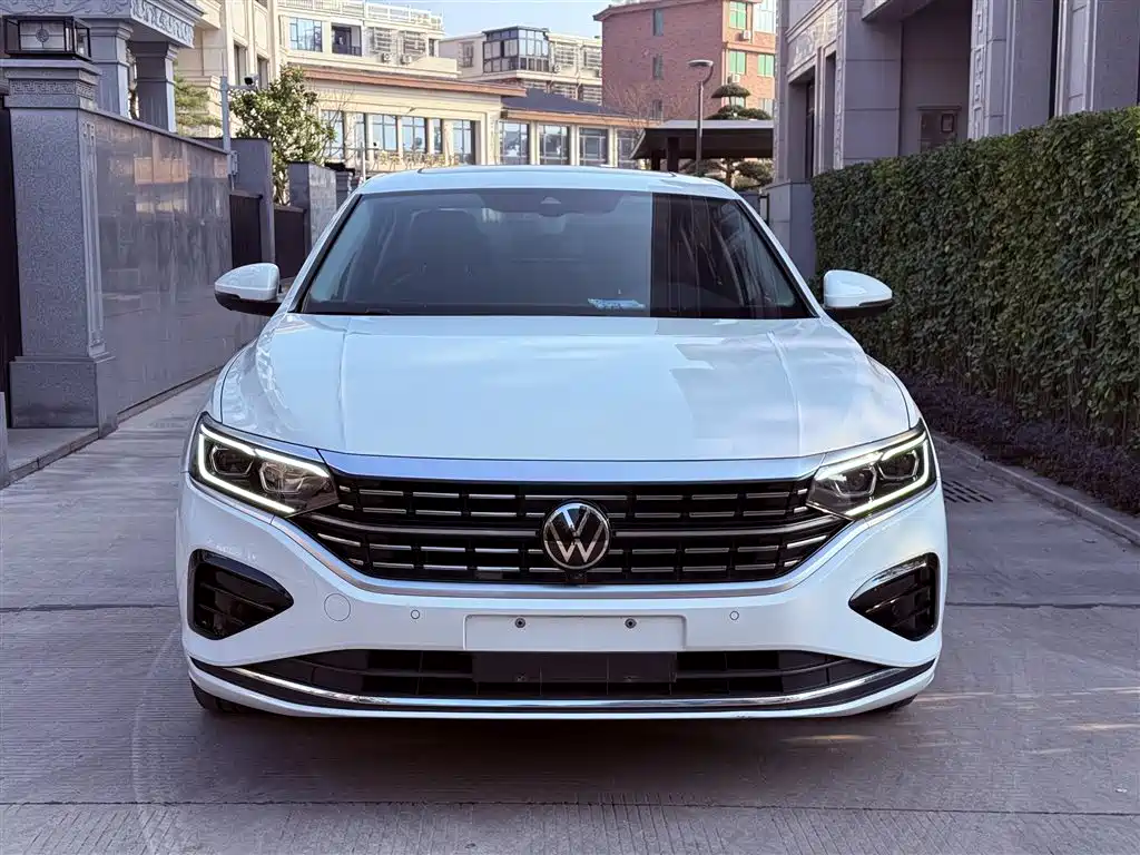 Volkswagen Passat 2023