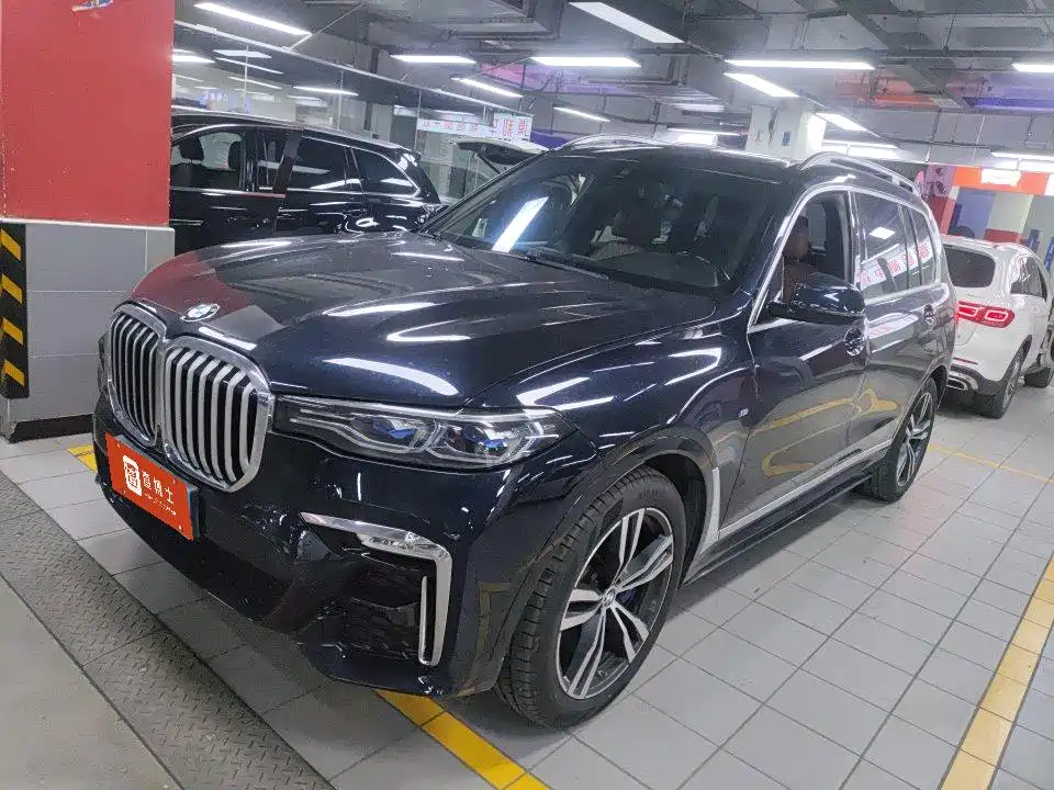 BMW X7 2021