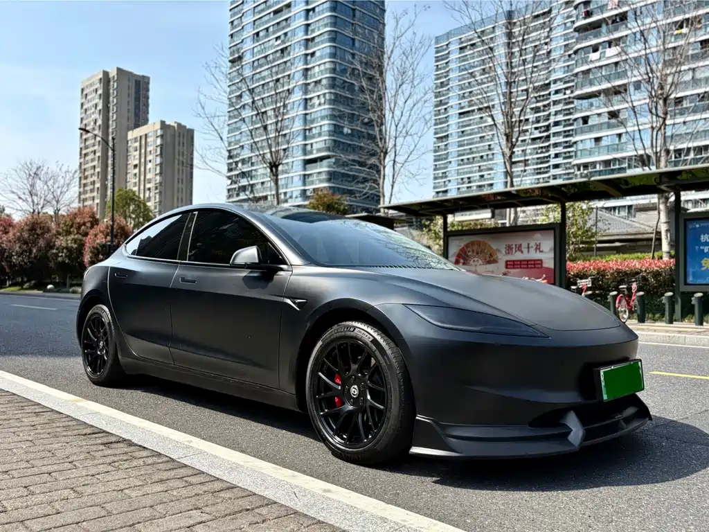 Tesla Model 3 2024