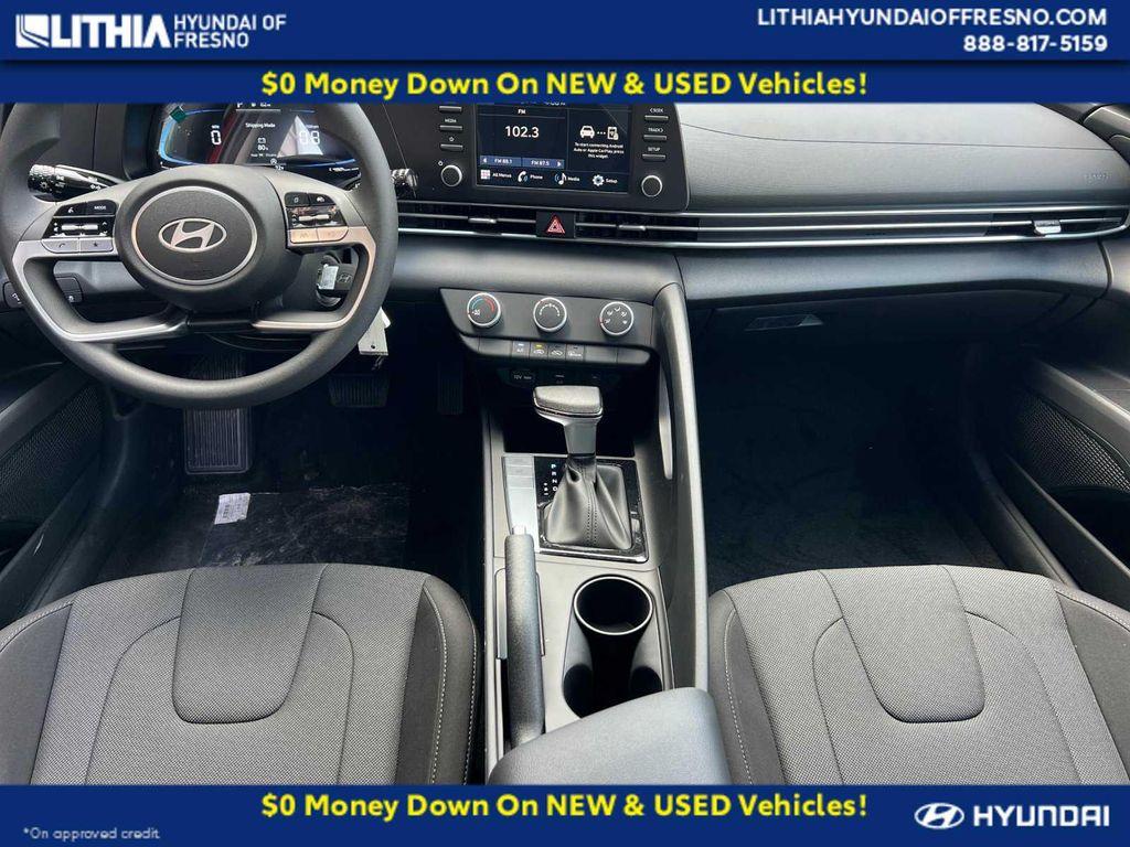 Hyundai Elantra 2025