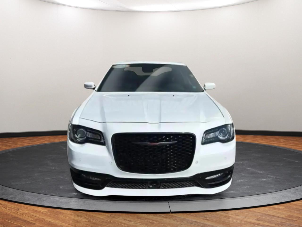 Chrysler 300 2023