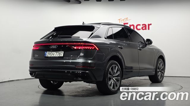 Audi Q8 2021