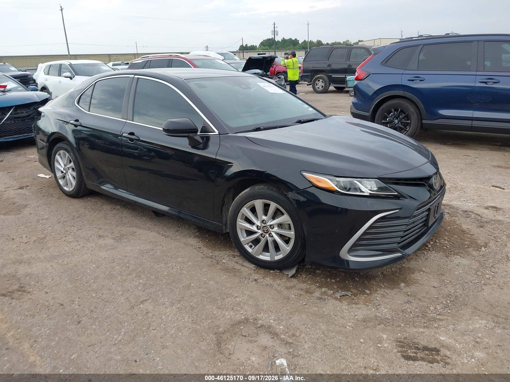 Toyota Camry 2021