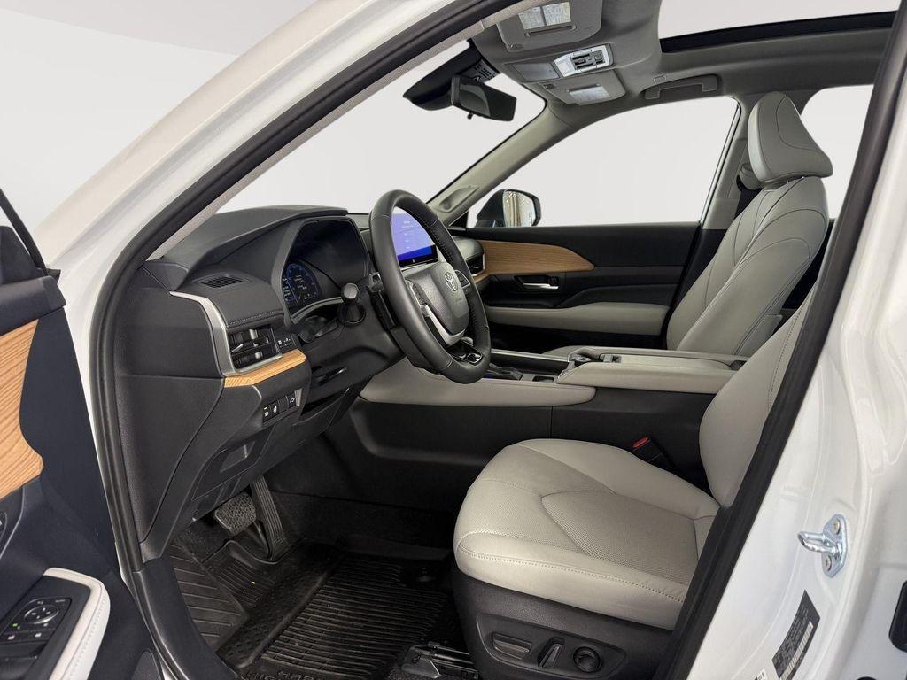 Toyota Grand Highlander 2025