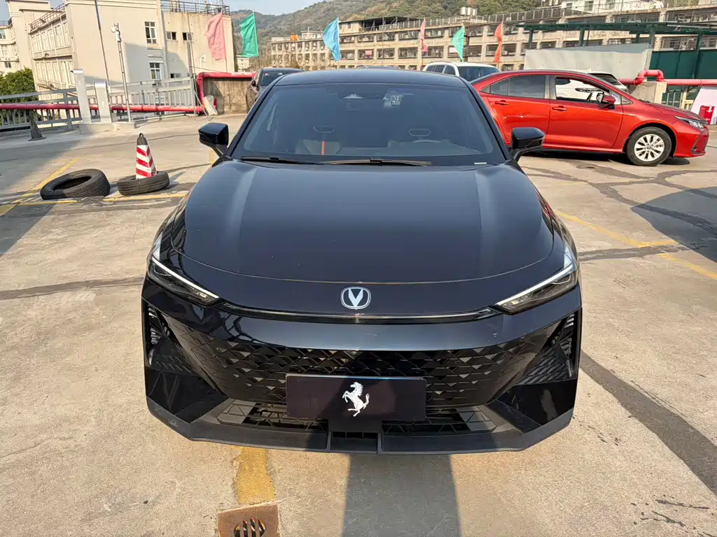 Changan UNI-V 2025
