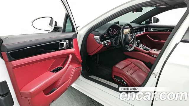Porsche Panamera 2021