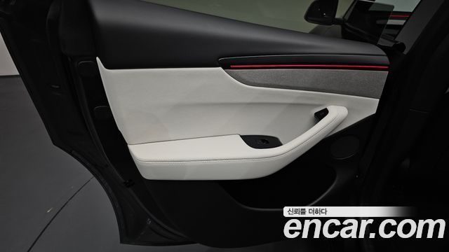 Tesla Model Y 2026