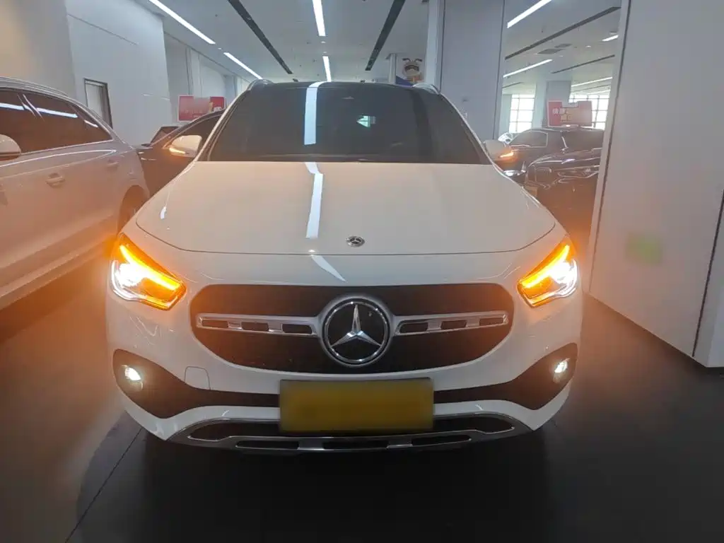 Mercedes-Benz GLA 2023