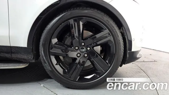 Land Rover Discovery 2024
