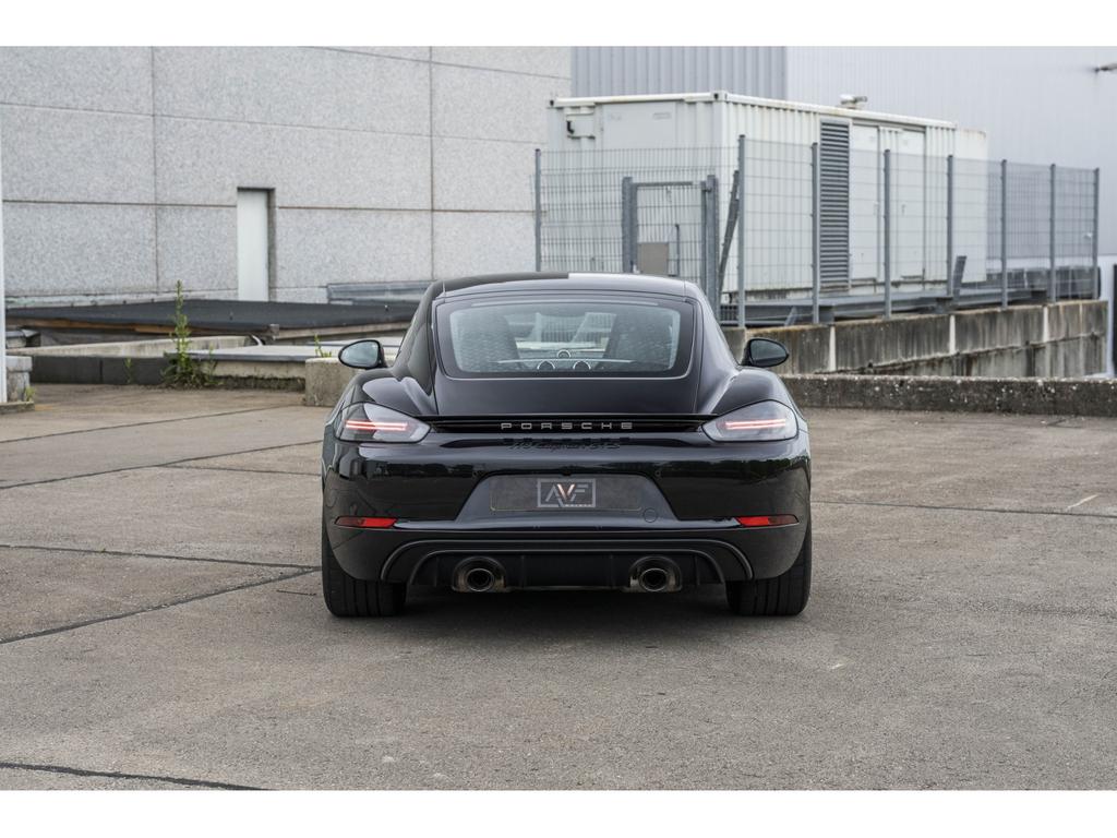Porsche Cayman 2021