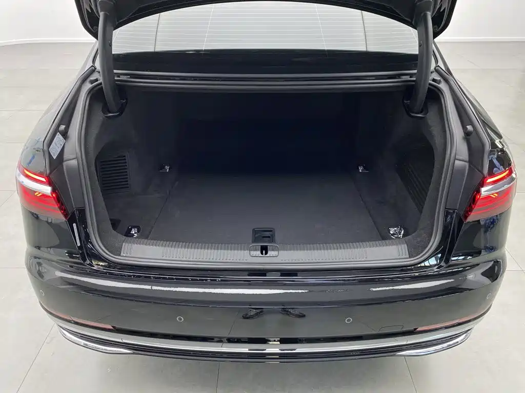 Audi A8 2025