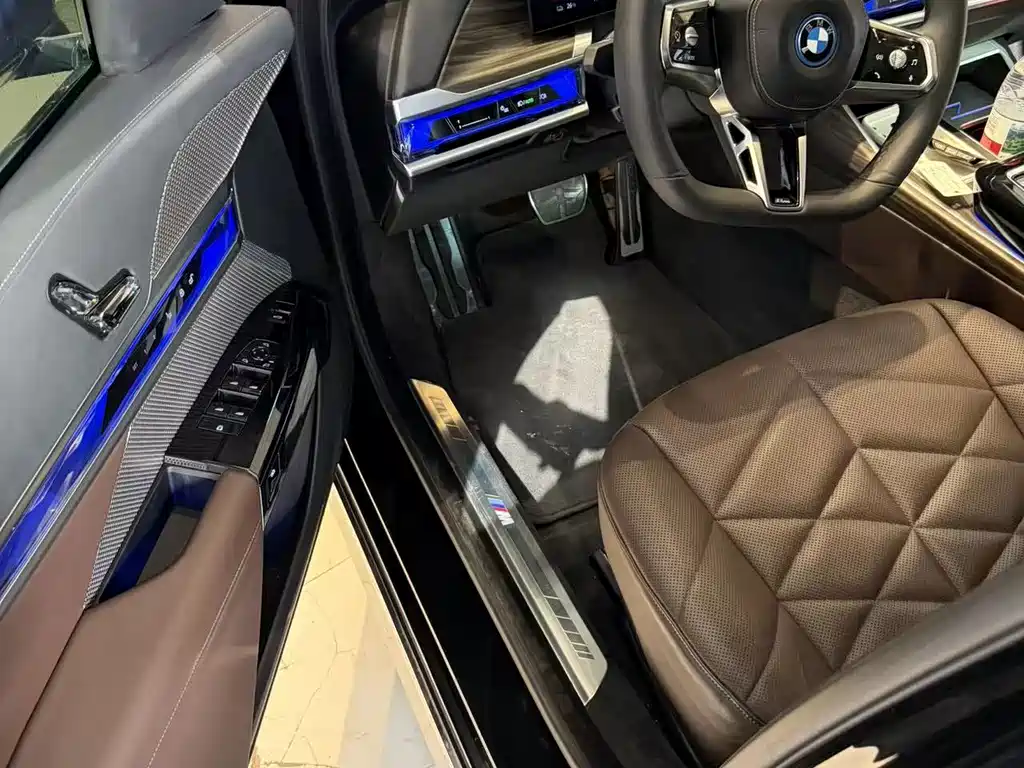BMW i7 2024
