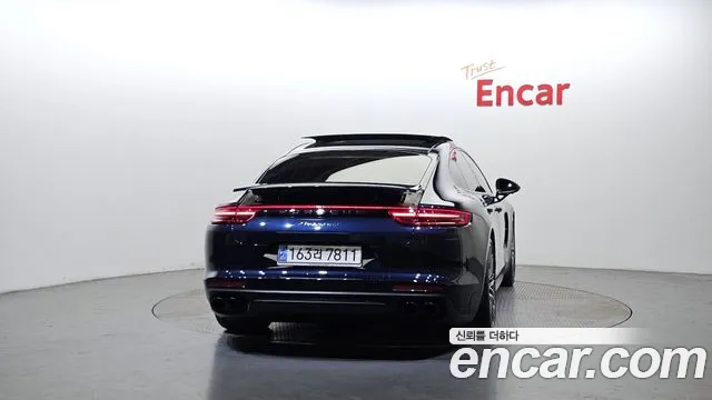 Porsche Panamera 2020