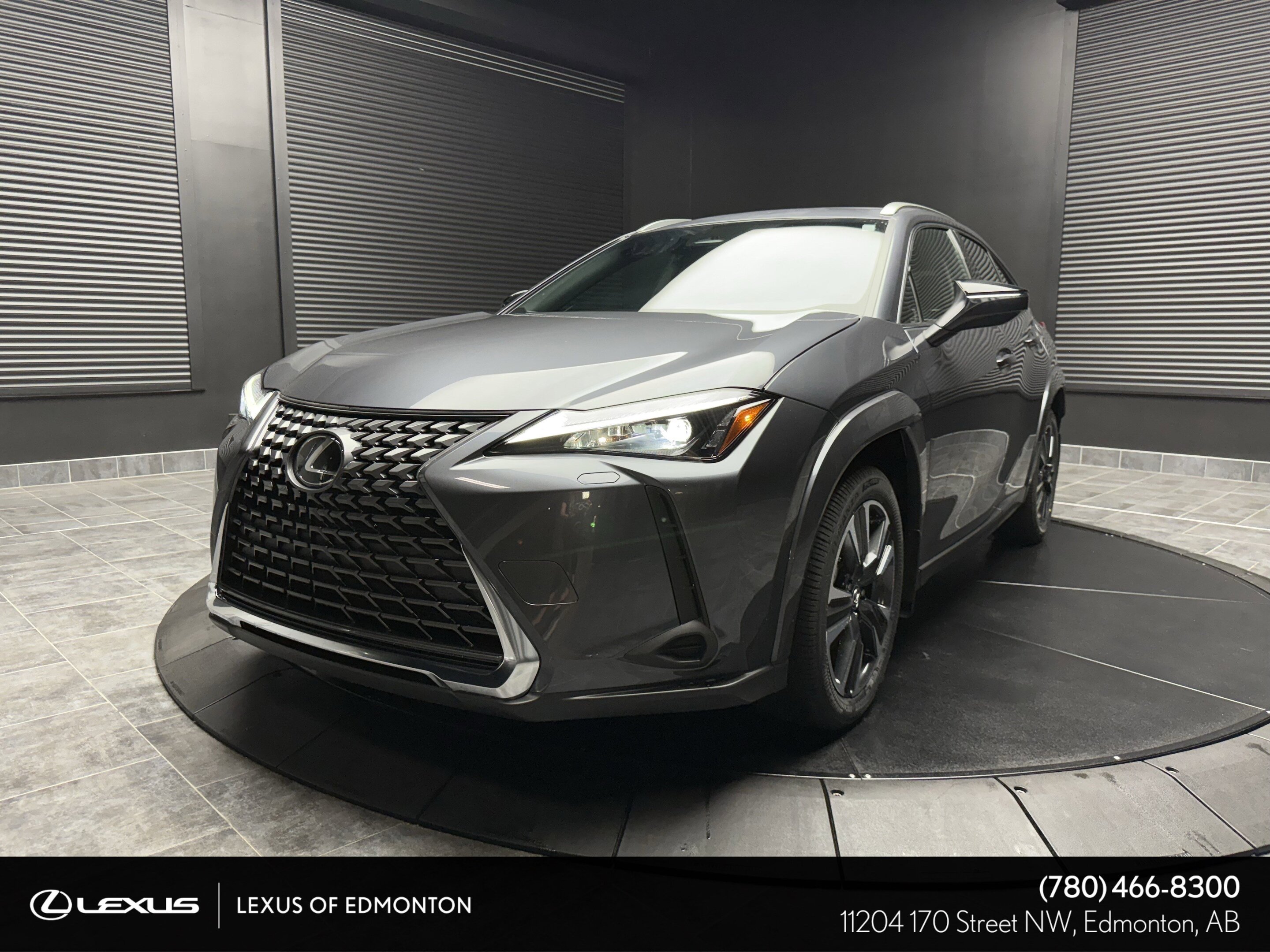Lexus UX 2025