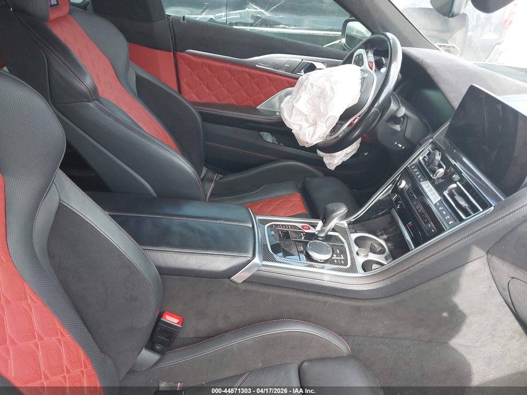 BMW M8 2023