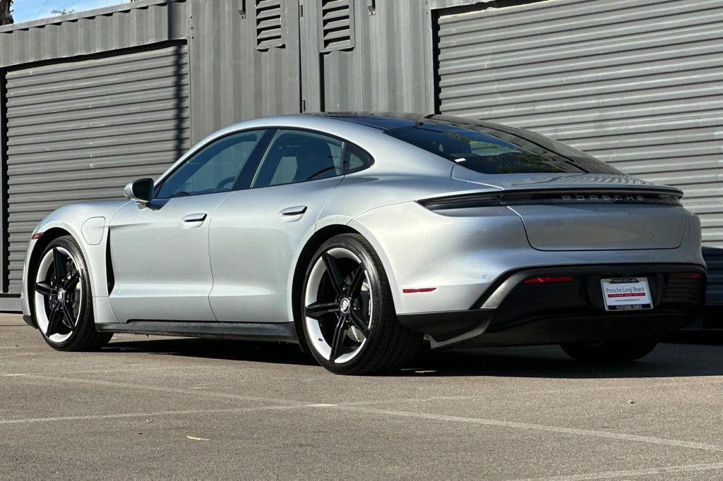 Porsche Taycan 2021