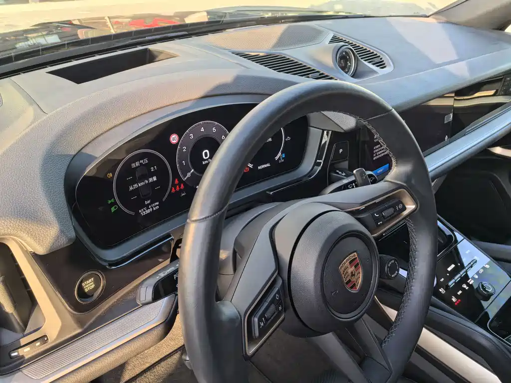 Porsche Cayenne 2025