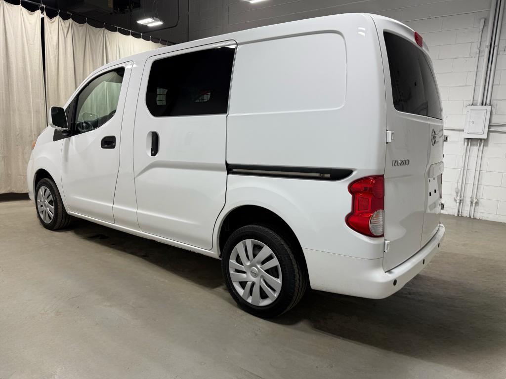 Nissan NV200 2021