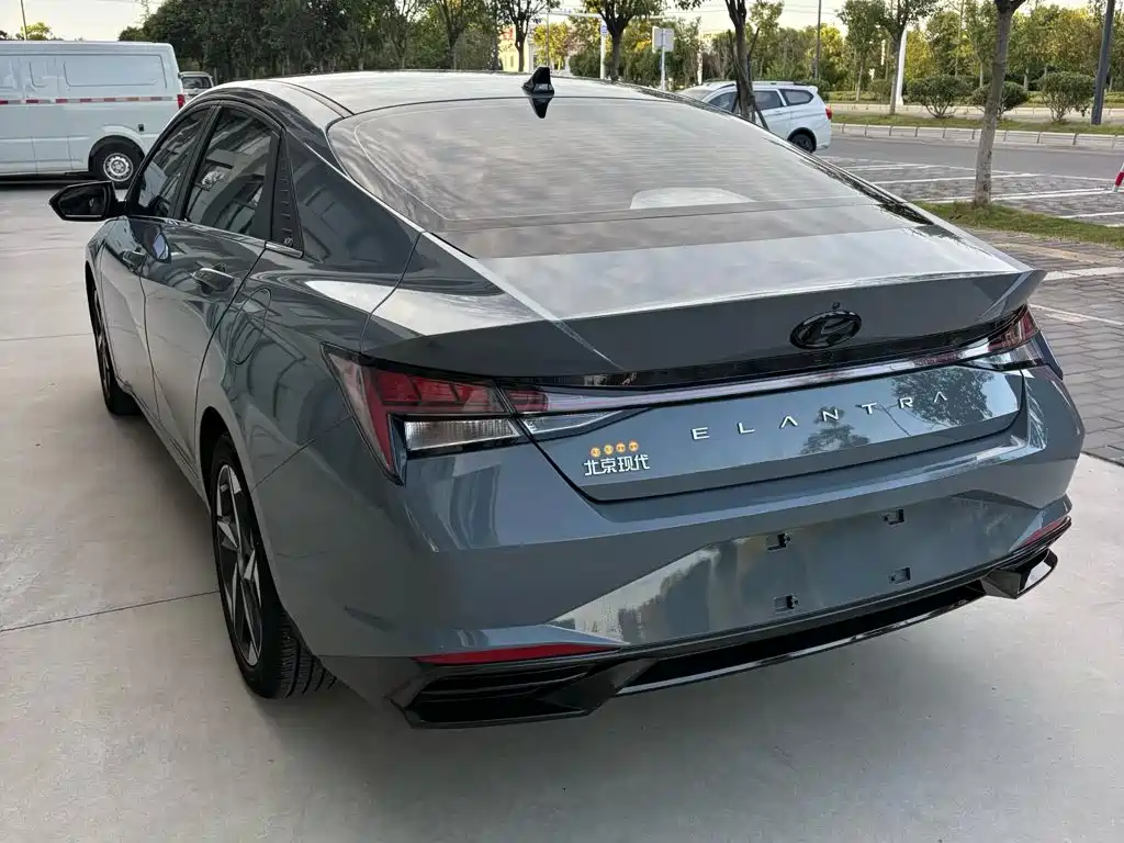 Hyundai Elantra 2023