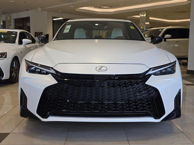 Lexus IS 2026