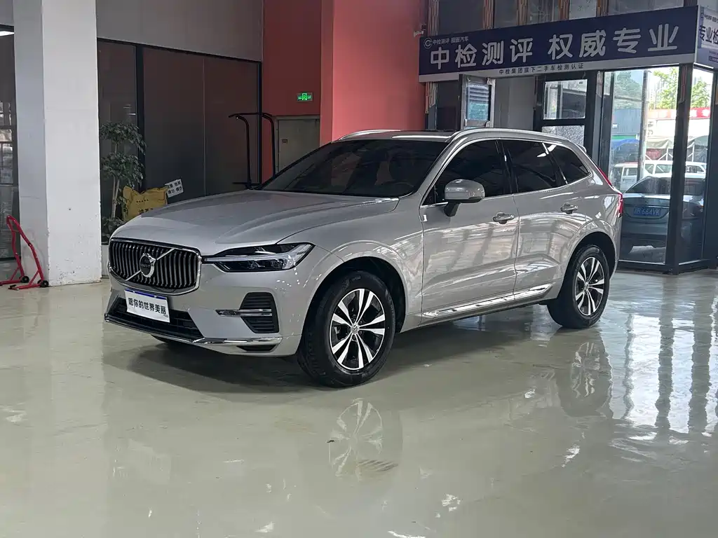 Volvo XC60 2022