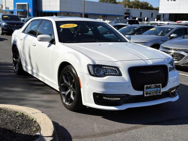 Chrysler 300 2022