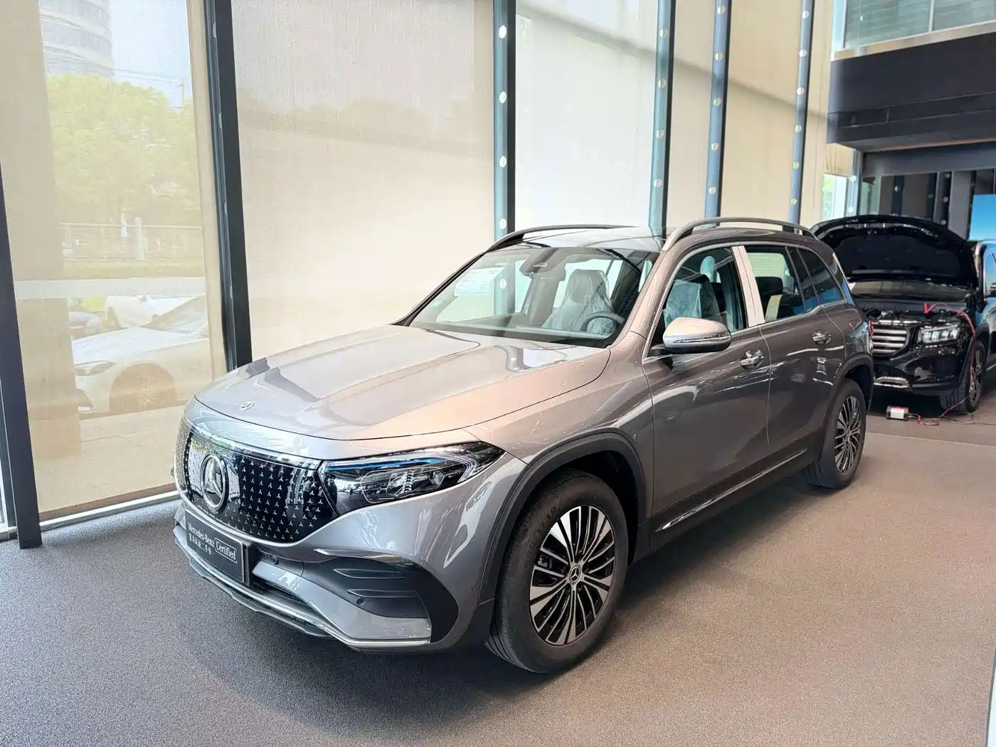 Mercedes-Benz EQB 2026