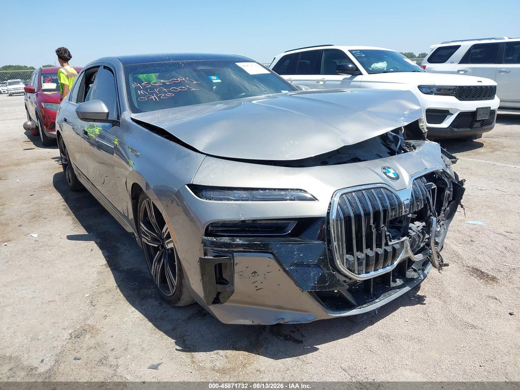 BMW 740 2023