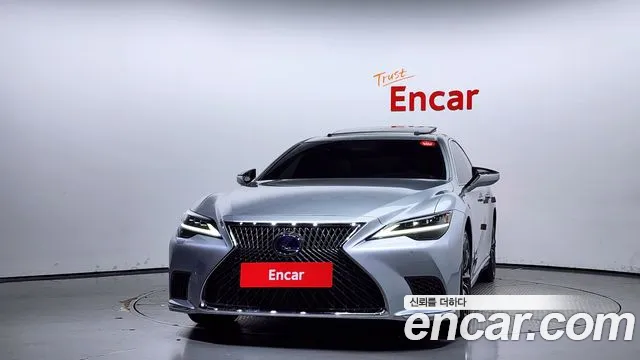 Lexus LS 2021