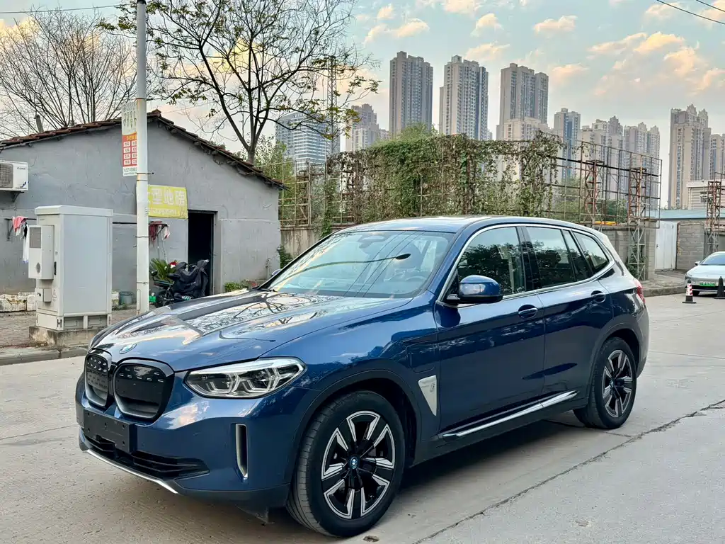 BMW iX3 2021