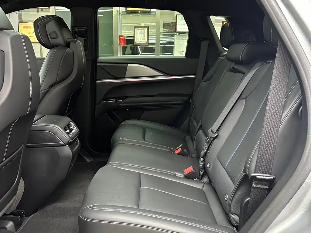 Cadillac XT5 2025