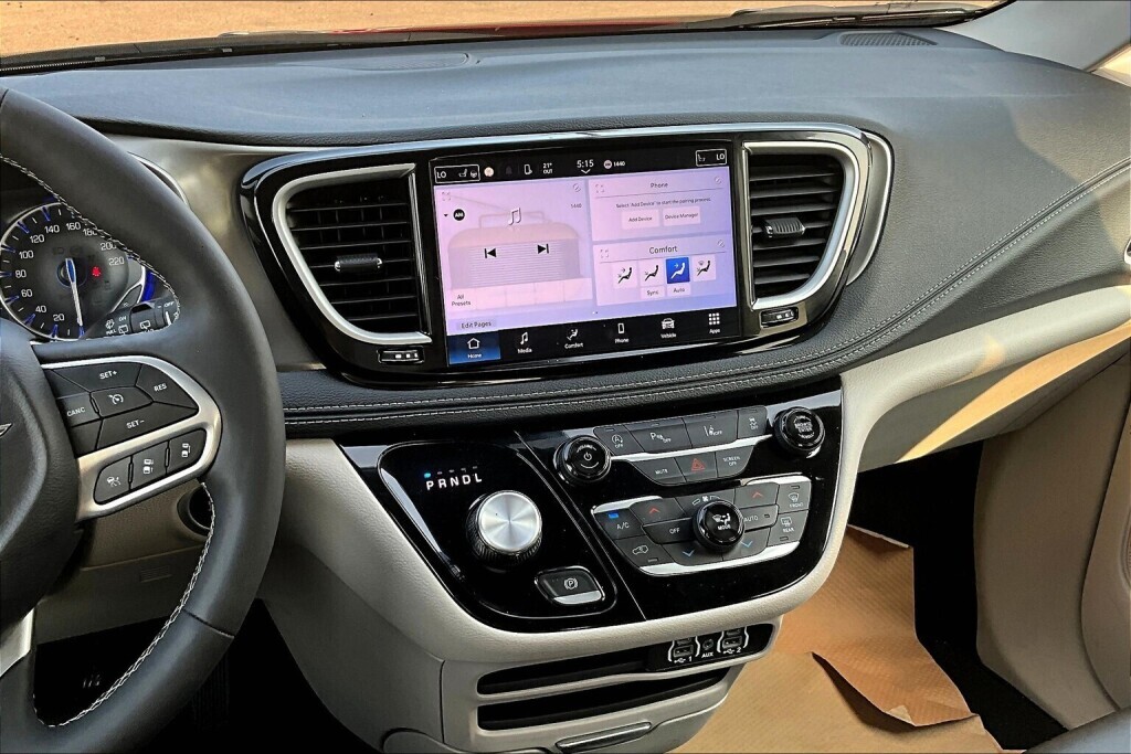 Chrysler Pacifica 2024