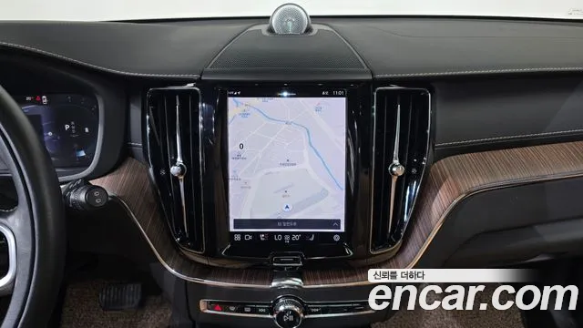 Volvo XC60 2022