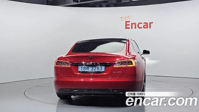 Tesla Model S 2020