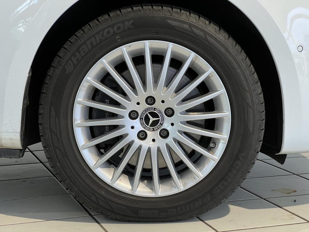 Mercedes-Benz V 250 2025
