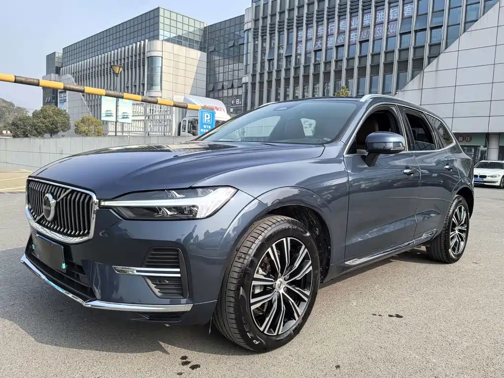 Volvo XC60 2022