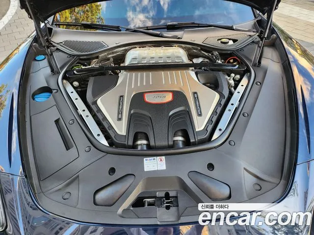 Porsche Panamera 2021