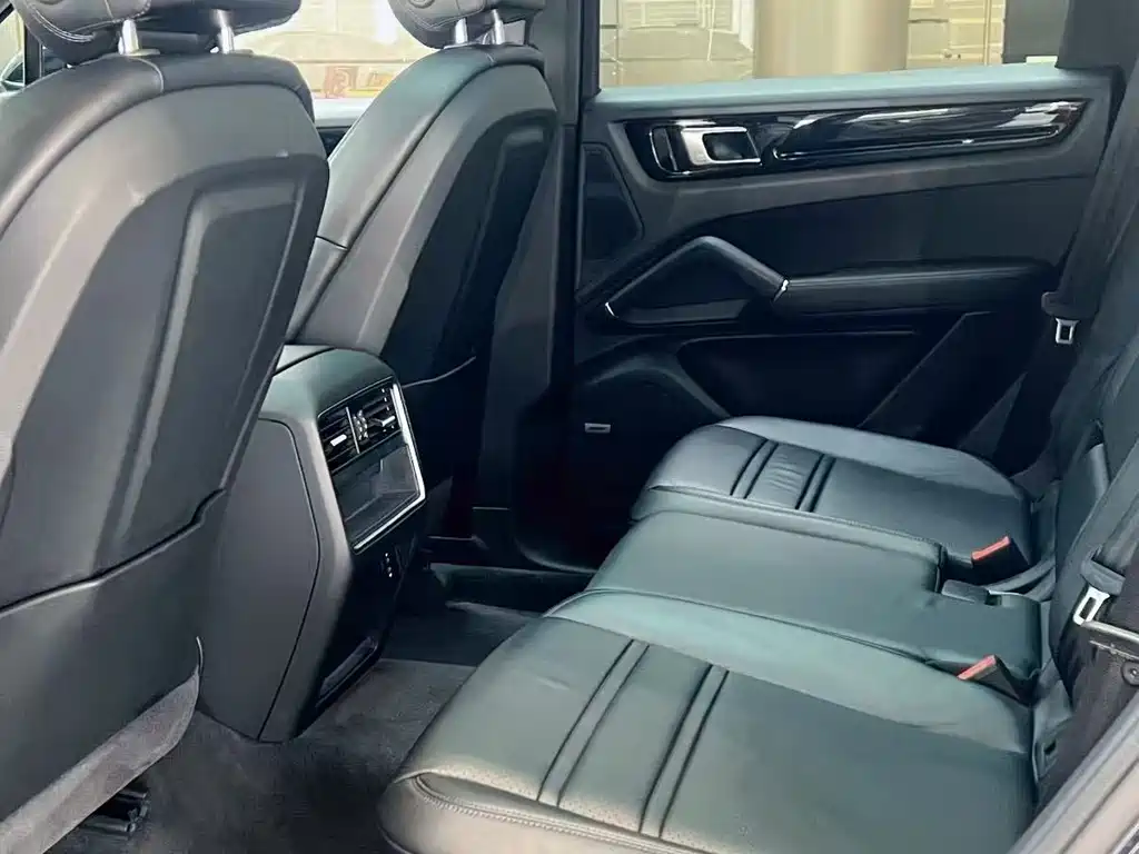 Porsche Cayenne 2023
