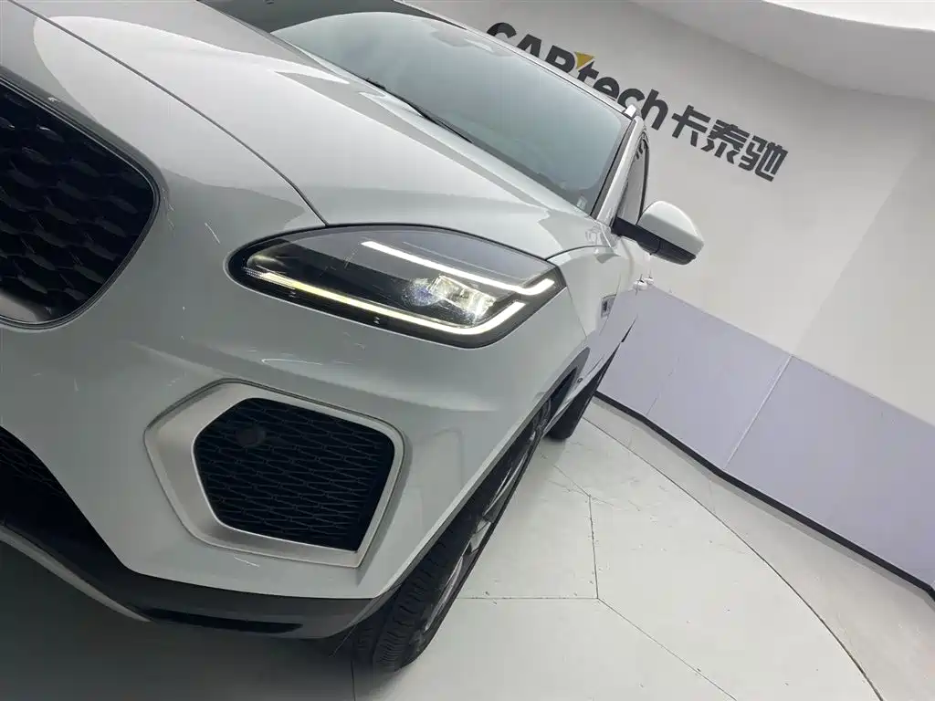 Jaguar E-Pace 2024