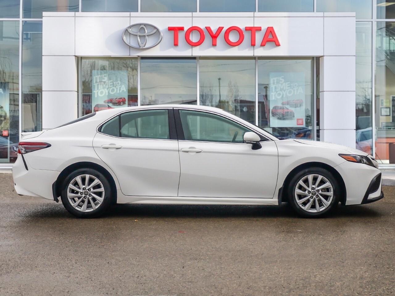 Toyota Camry 2024