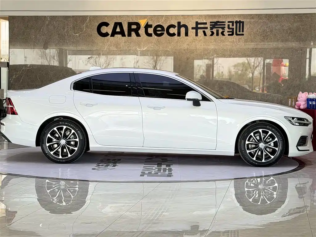 Volvo S60 2021