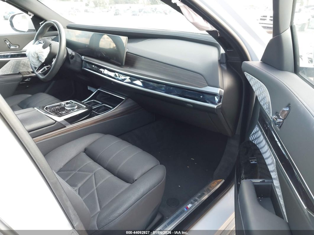 BMW i7 2024