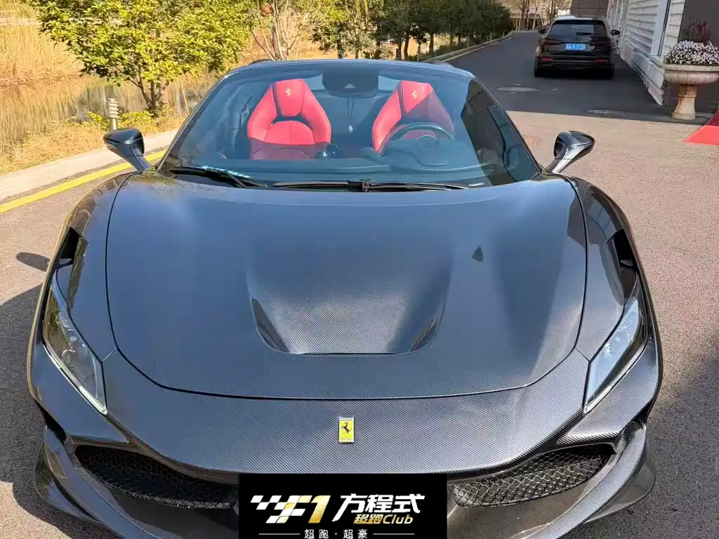 Ferrari F8 2022