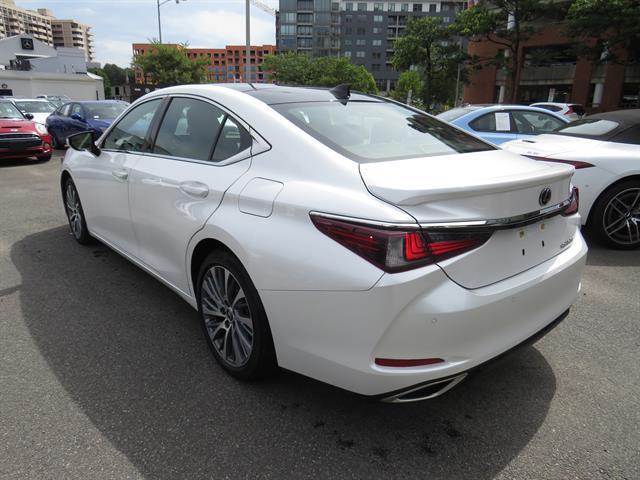 Lexus ES 2021